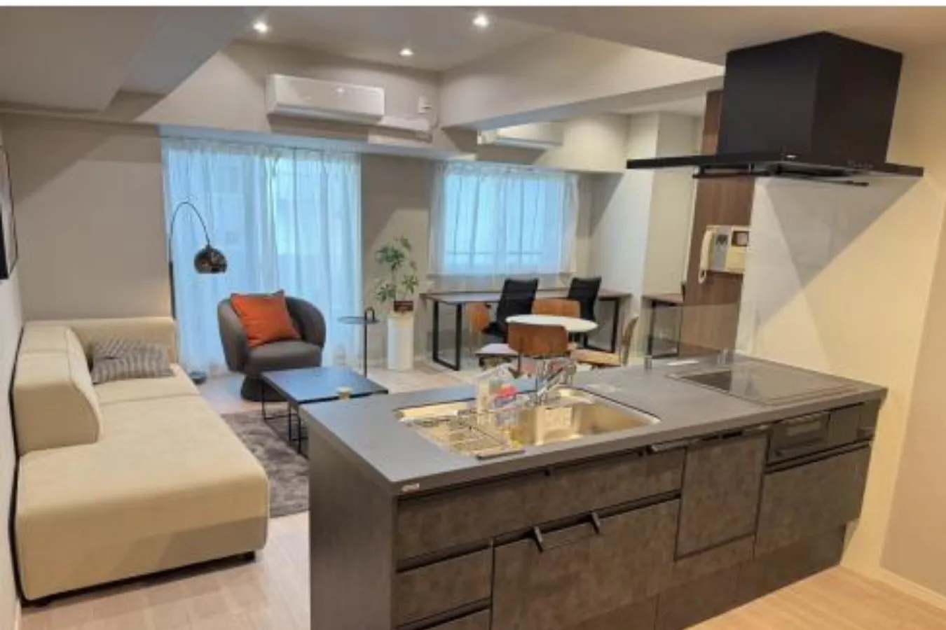 新松戸ガーデニア 513号室の外観